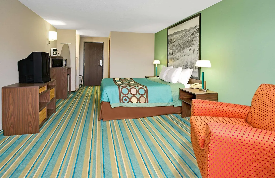 Super 8 By Wyndham Denver Stapleton-1