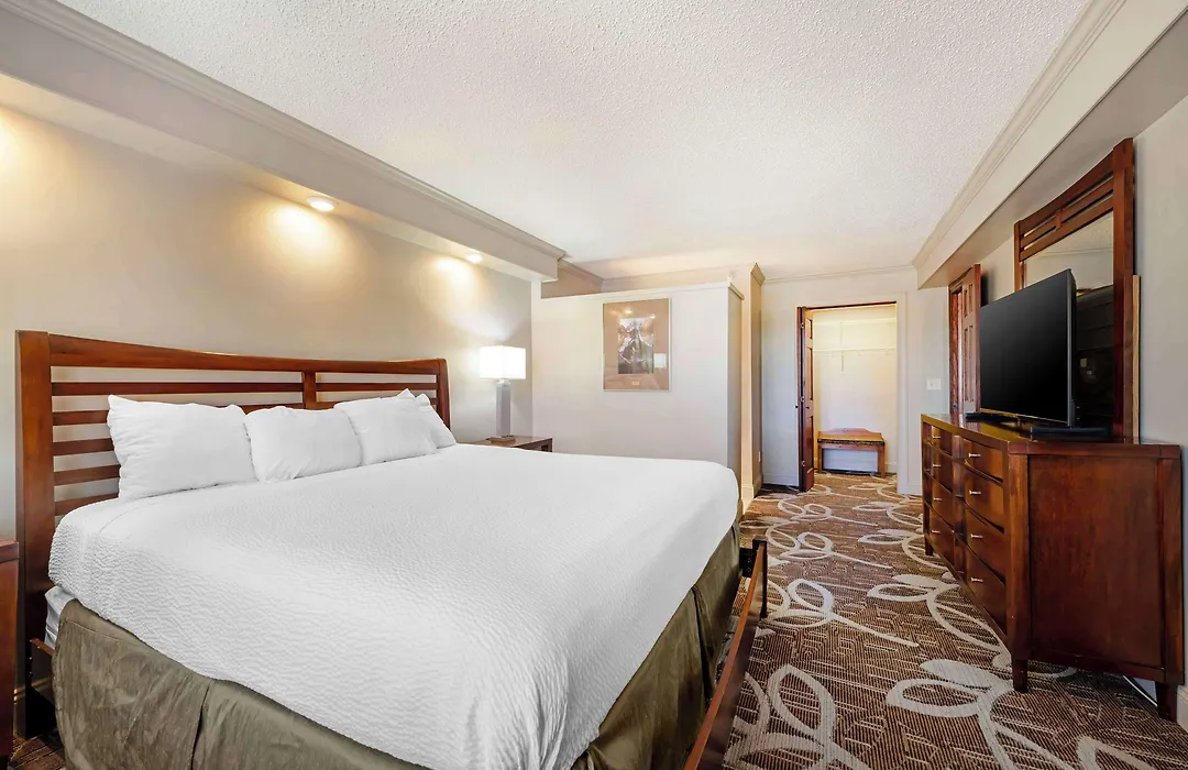 Best Western Plus Mid Nebraska Inn & Suites-1