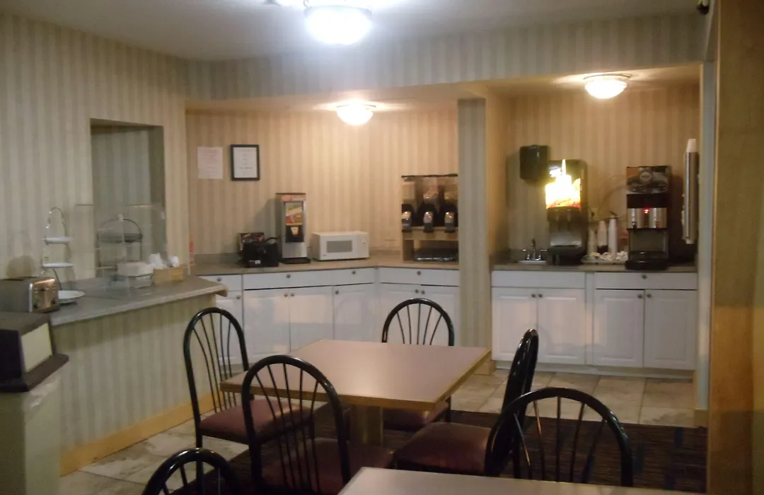 Red Roof Inn & Suites Newport - Middletown, Ri-1