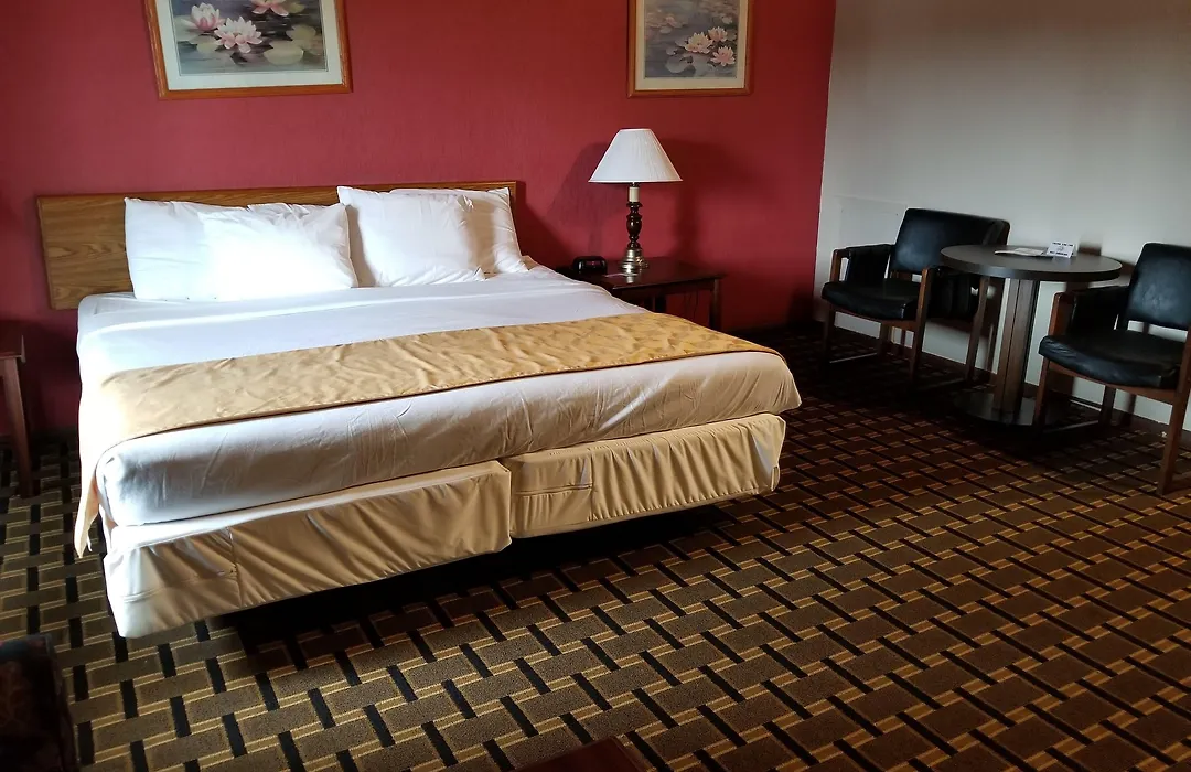 Americas Best Value Inn Hinckley-1