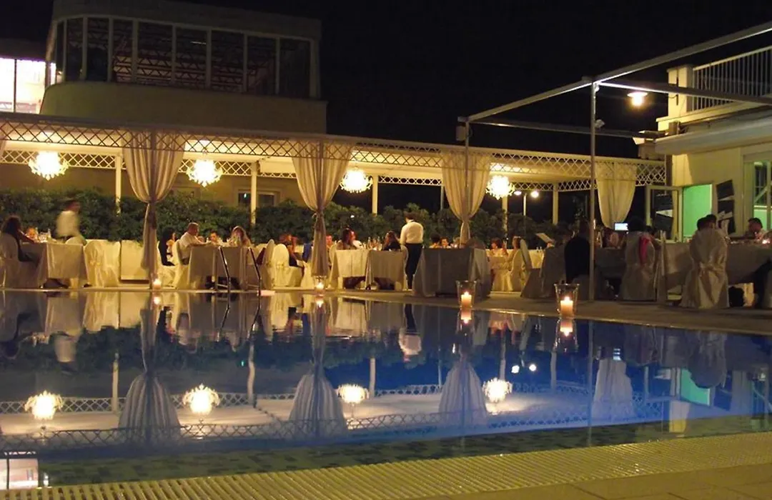 Hotel & Meeting Centergross-1