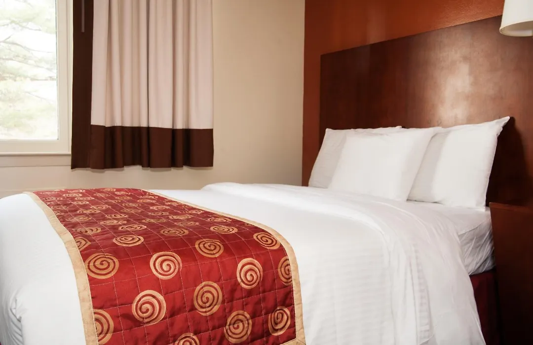 Red Carpet Inn And Suites Plymouth-1