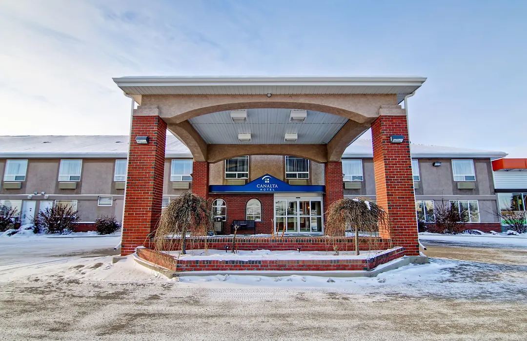 Ramada By Wyndham Ponoka-1