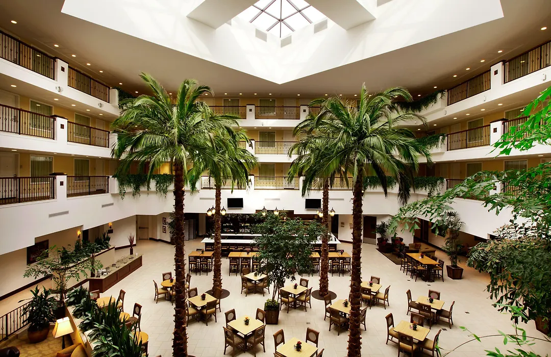 Embassy Suites La Quinta Hotel & Spa-1