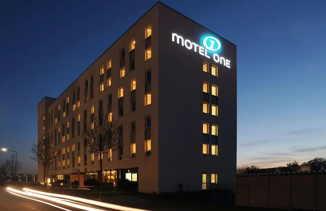 Motel One Frankfurt Airport-1