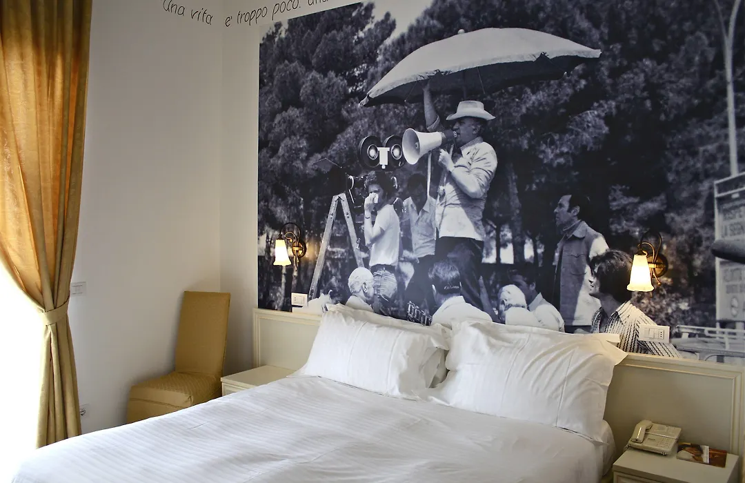 Sovrana Beach Hotel - Pet Friendly - Breakfast Until 12 - Parking-1