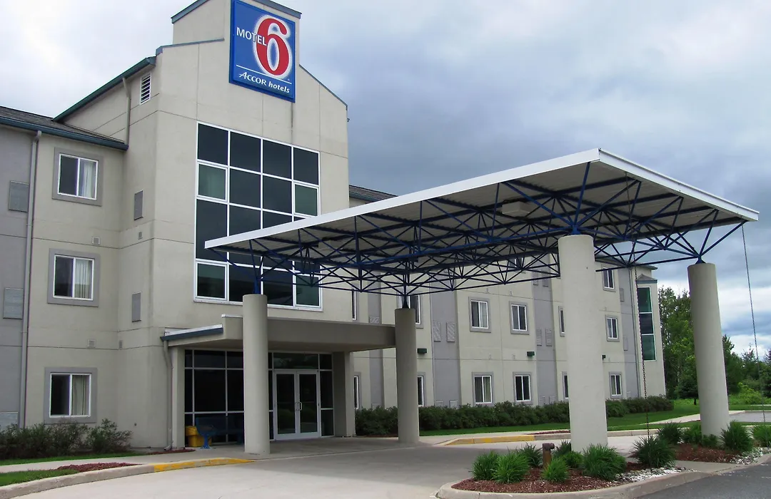 Motel 6-Huntsville, On-1