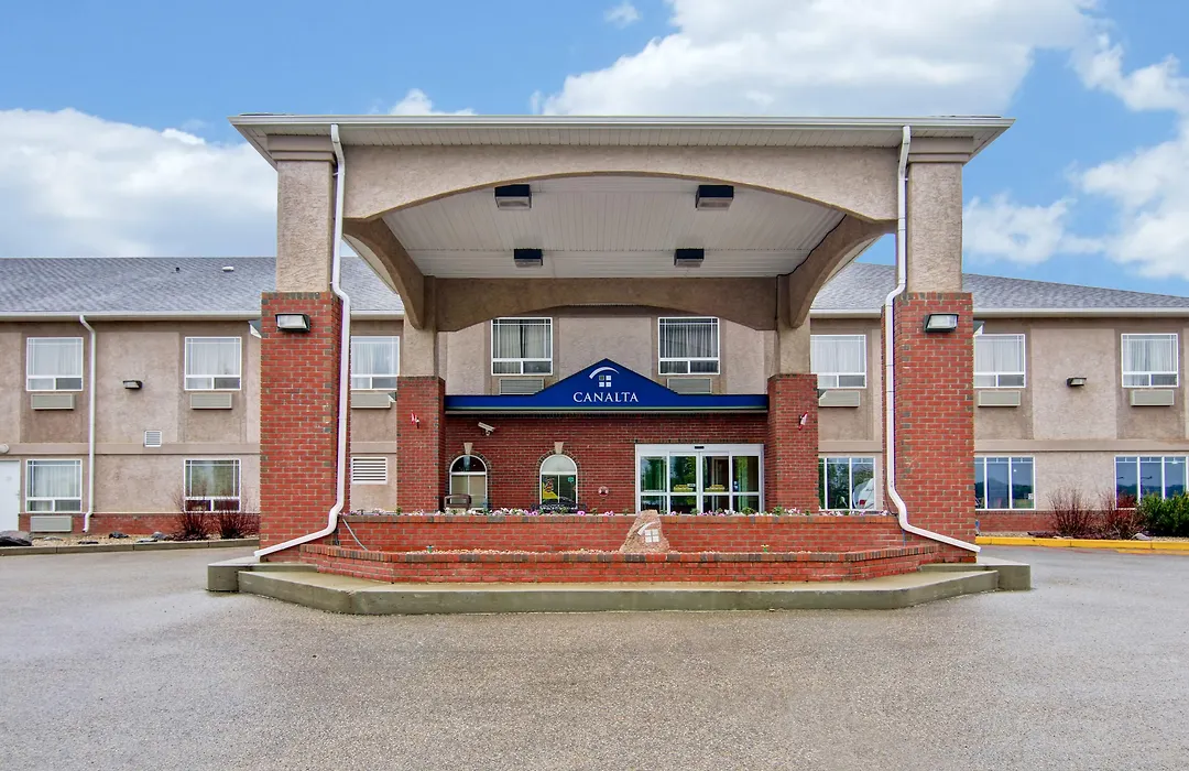 Clarion Pointe-1
