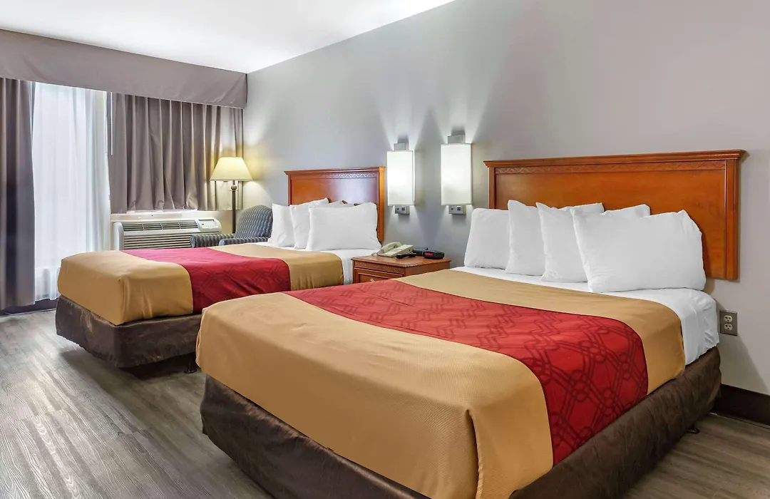 Econo Lodge & Suites Southern Pines - Pinehurst-1