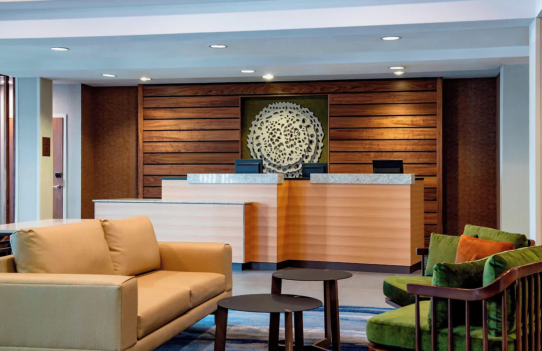 Fairfield Inn & Suites By Marriott Kelowna-1