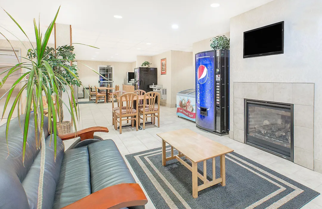 Microtel Inn & Suites By Wyndham Colfax-1