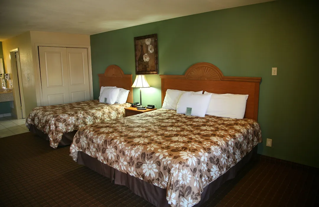 Coach Light Inn-1