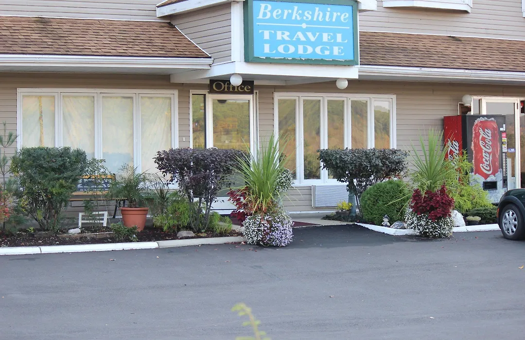 Berkshire Travel Lodge-1