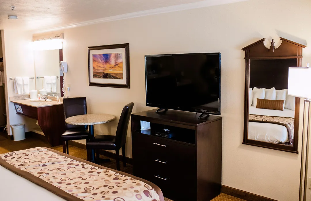 Ramada By Wyndham Moses Lake-1