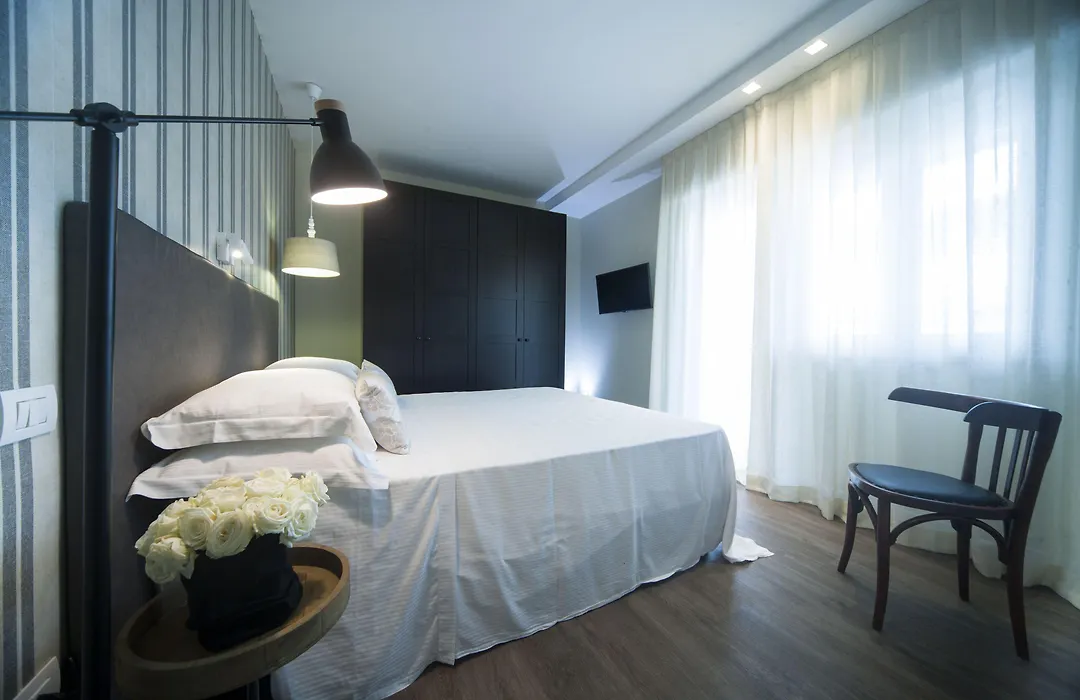 Residence Lungomare - Charming Apartments-1