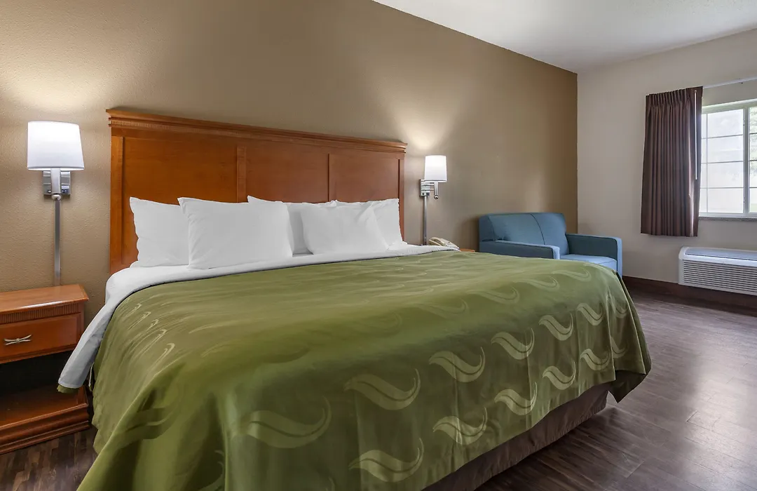 Quality Inn Redgranite-1