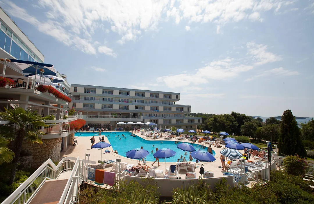 Hotel Delfin Plava Laguna-1