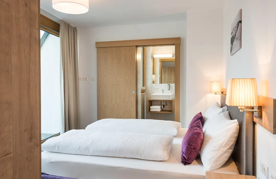 Alpenparks Hotel & Apartment Central Zell Am See-1
