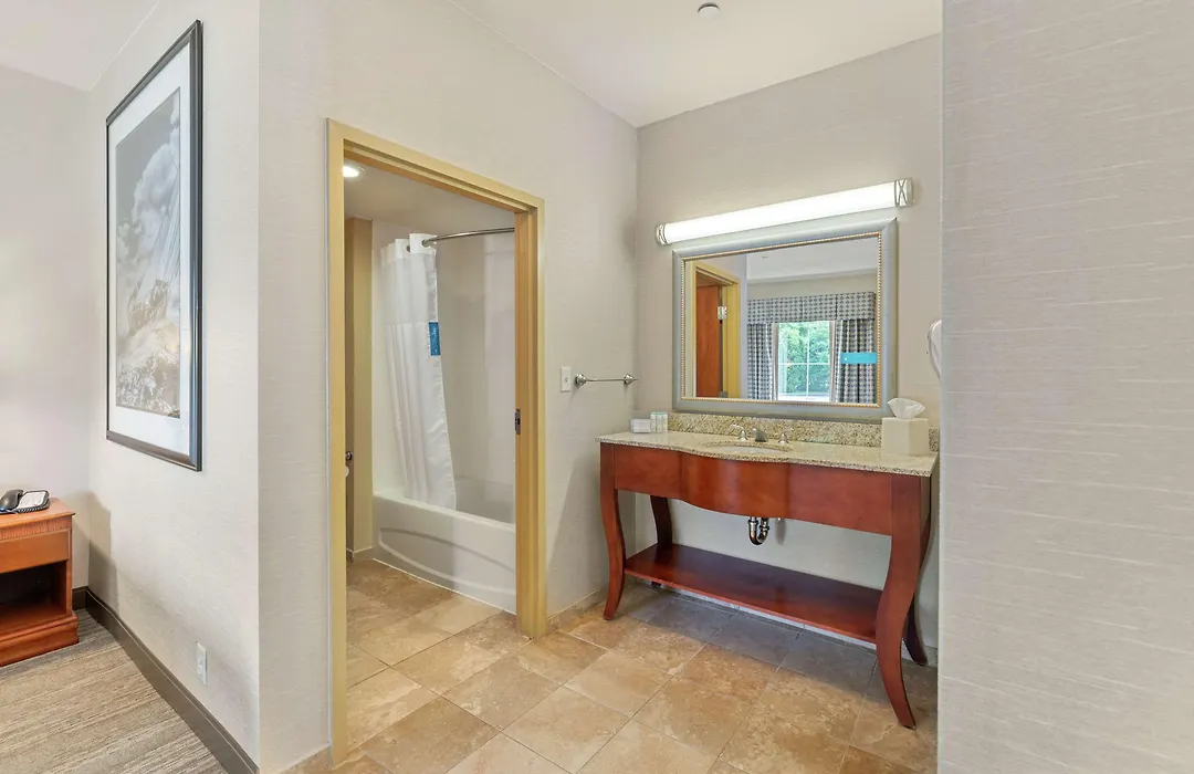 Hampton Inn & Suites Mystic-1