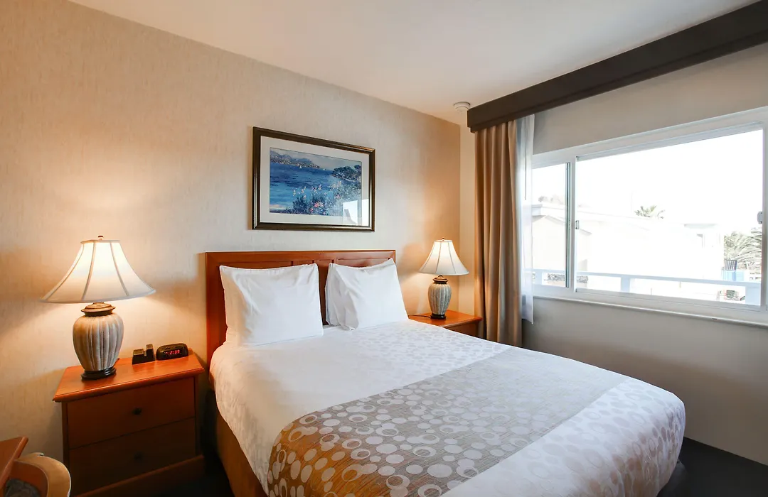 Newport Channel Inn-1