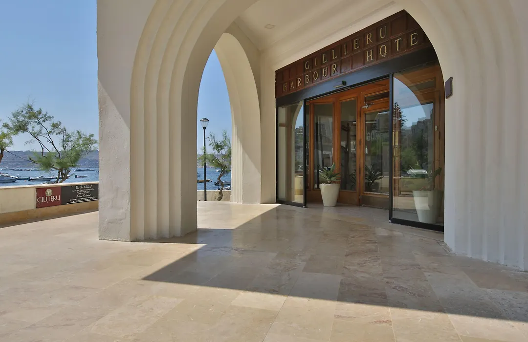 Gillieru Harbour Hotel-1