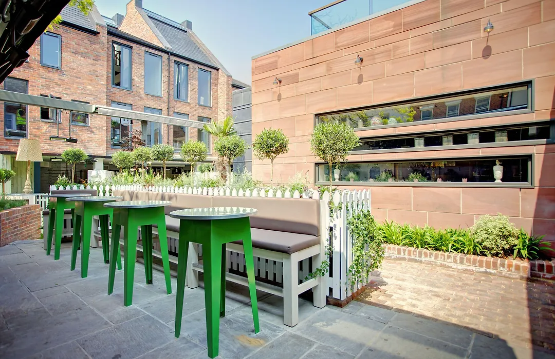 Oddfellows Chester Hotel & Apartments-1