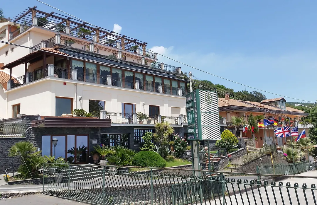Hotel Primavera Dell'Etna-1