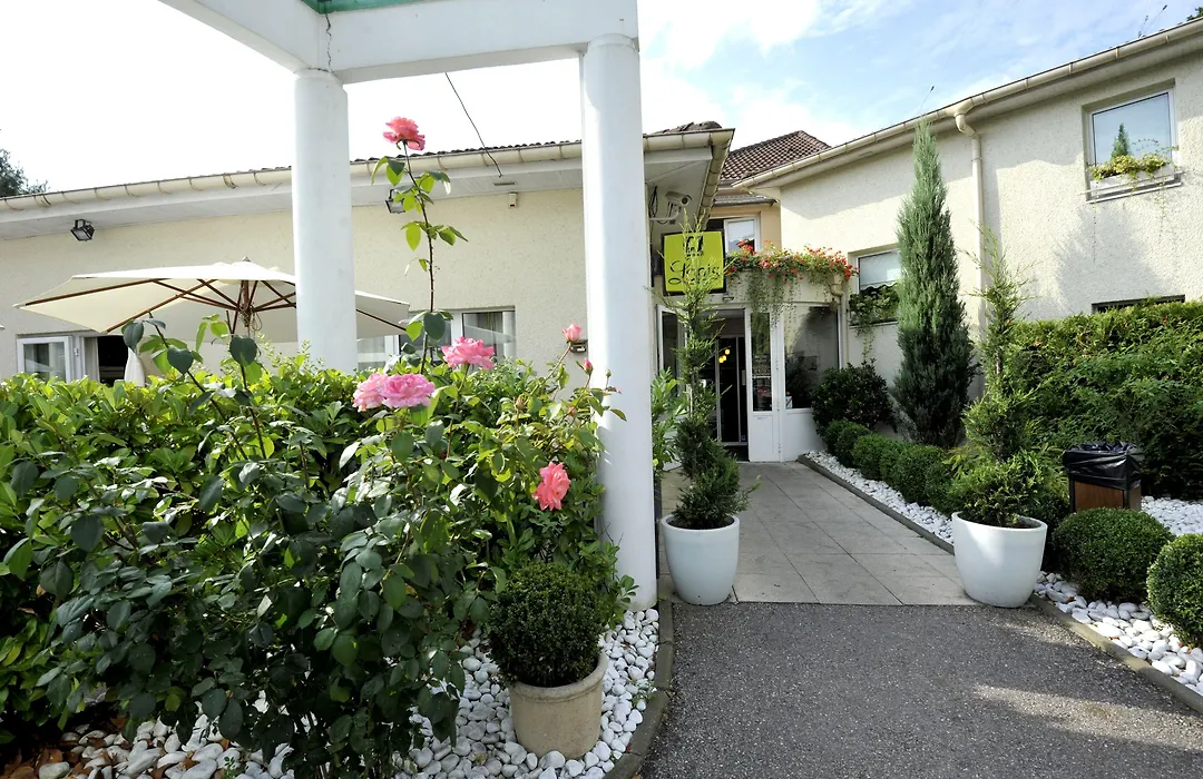 Logis Cottage Hotel-1