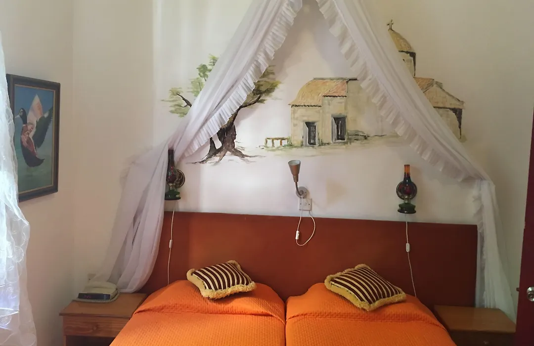 Kiniras Traditional Hotel & Restaurant-1