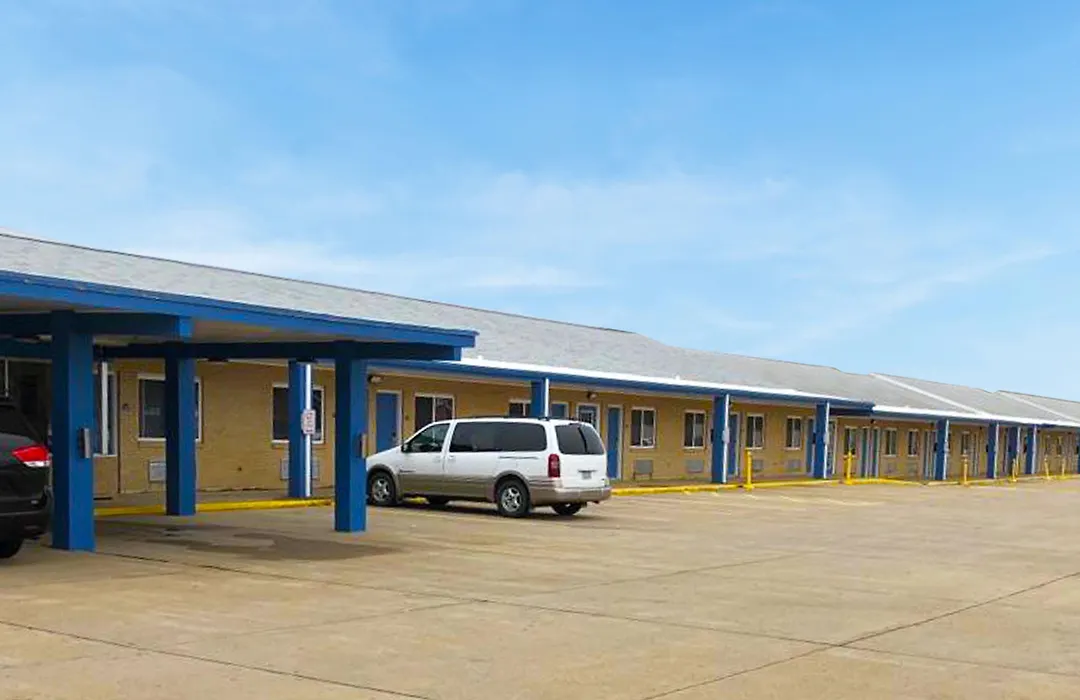 Amber Inn-1