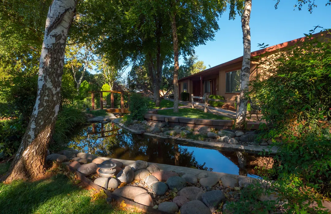 Sky Ranch Lodge-1