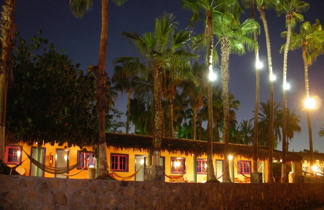 Hotel Oasis-1