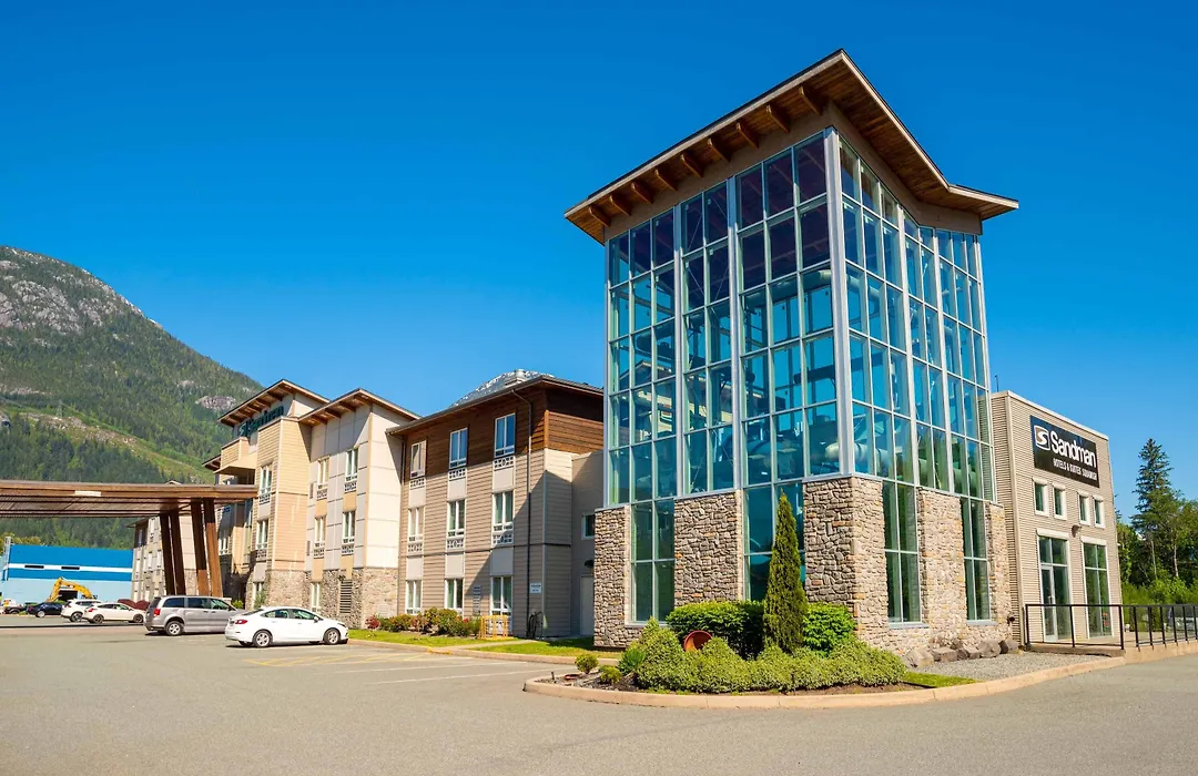 Sandman Hotel And Suites Squamish-1