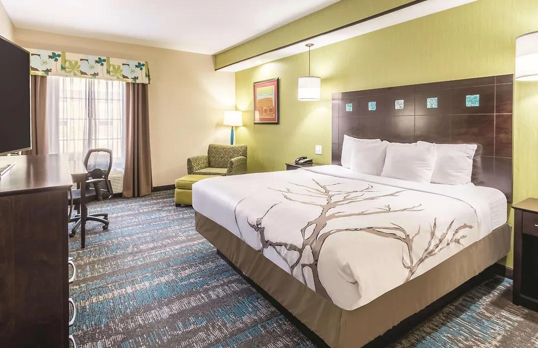 La Quinta By Wyndham Dallas Grand Prairie South-1