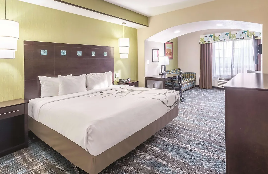 La Quinta By Wyndham Dallas Grand Prairie South-1
