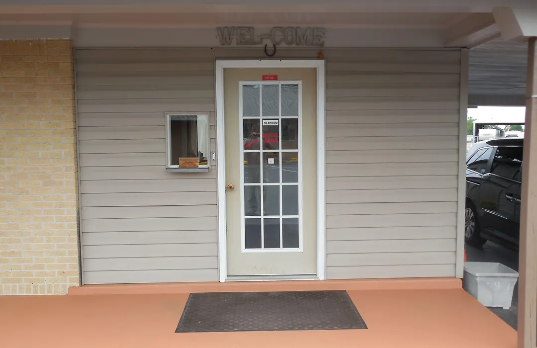 River Heights Motel-1