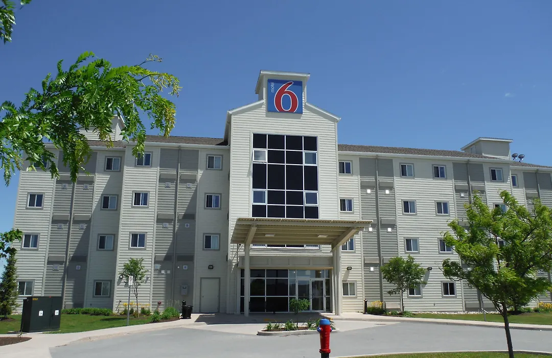 Motel 6-Kingston, On-1