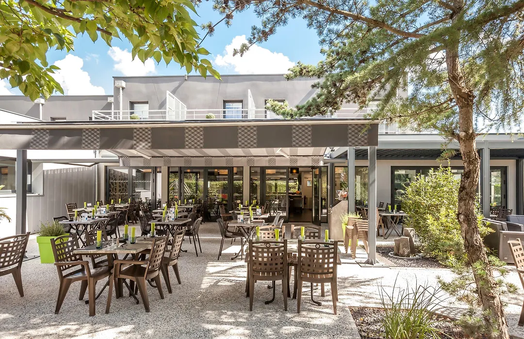 Au Comté d'Ornon Hôtel&Spa-1