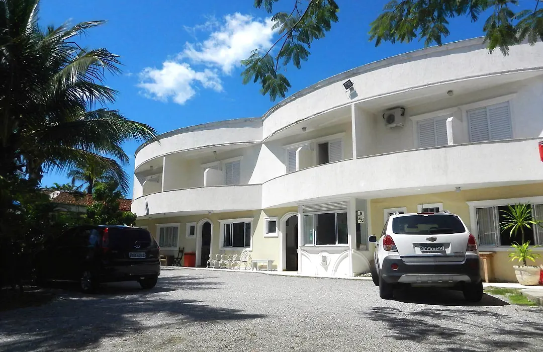 Hotel Pousada Iracemar, 60m da Praia da Enseada, Piscina Aquecida ao Ar Livre para Relaxar em Qualquer Estação, Café da Manhã, Estacionamento, Recepção 24h, Aproveite o Mar, Passeios e Atividades Náuticas a 100 metros-1