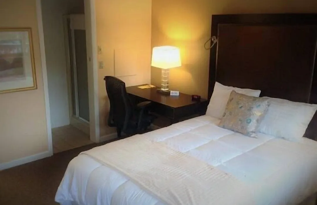 Wayne Inn-1