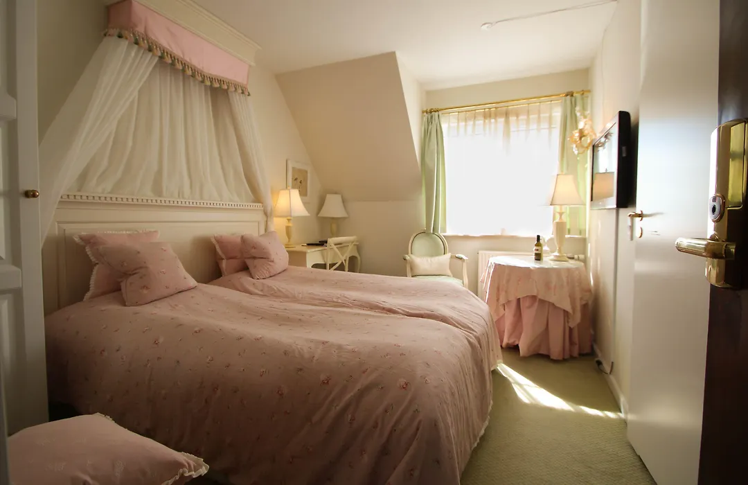 Hvedholm Slotshotel-1