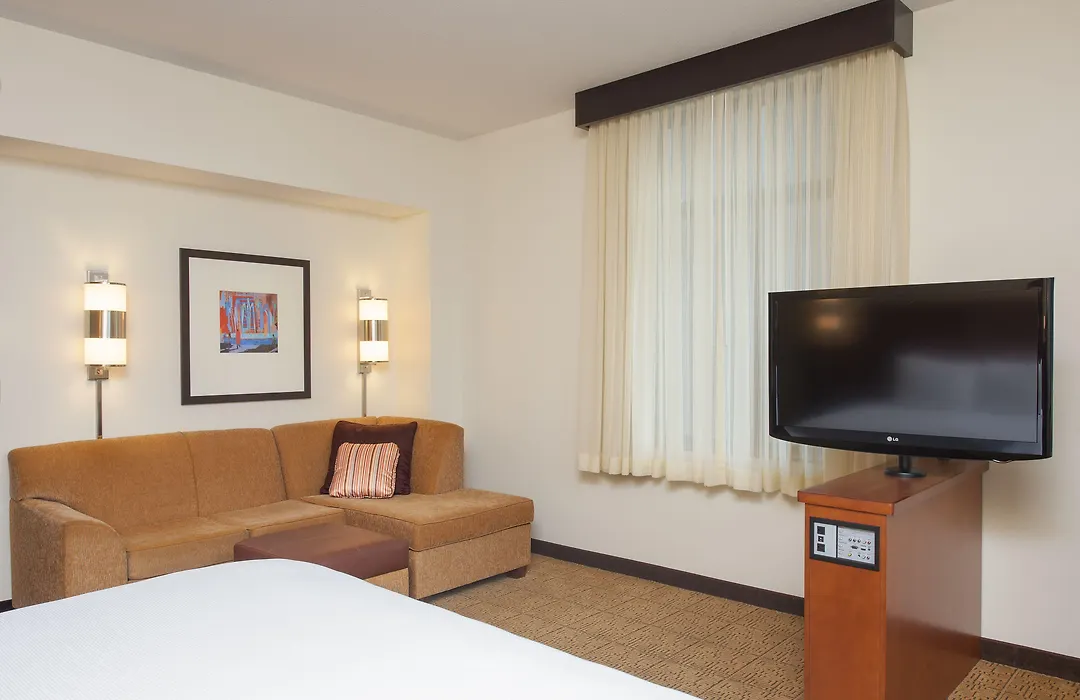 Hyatt Place Des Moines Downtown-1