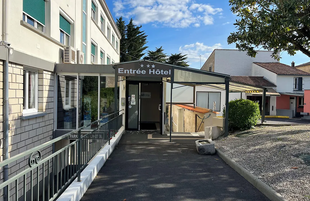 Brit Hotel du Parc Niort-1