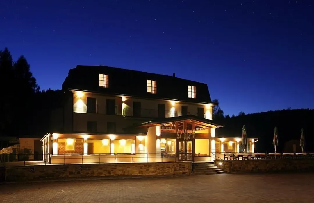 Hotel Ostrov-1