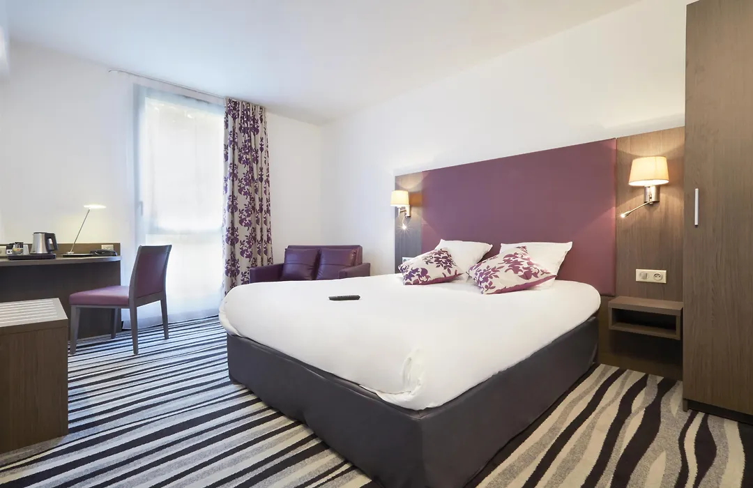 Kyriad Saint Quentin en Yvelines - Montigny-1