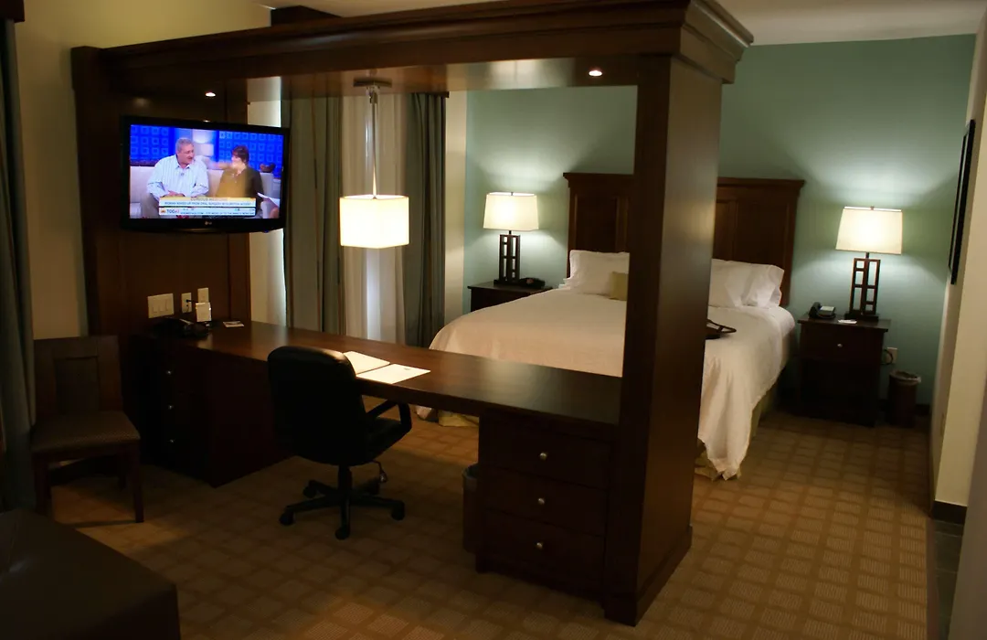 Hampton Inn & Suites Center-1