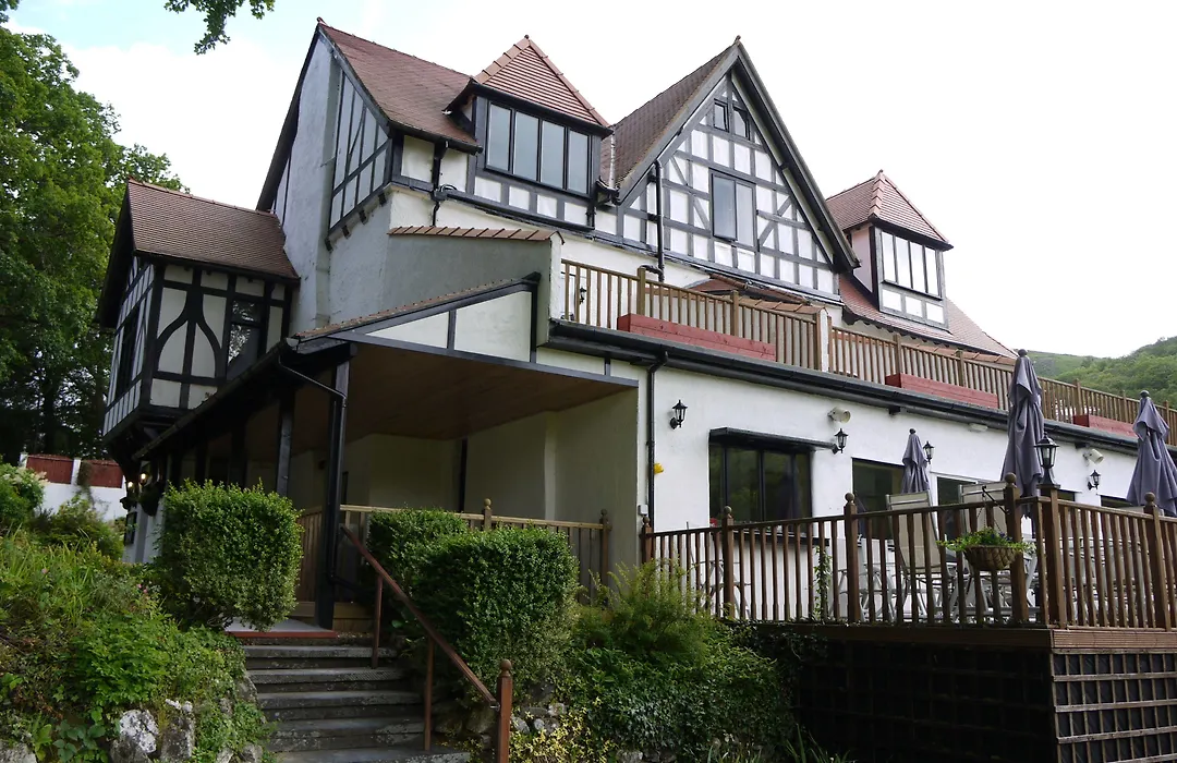 Craig-Y-Dderwen Riverside Hotel-1