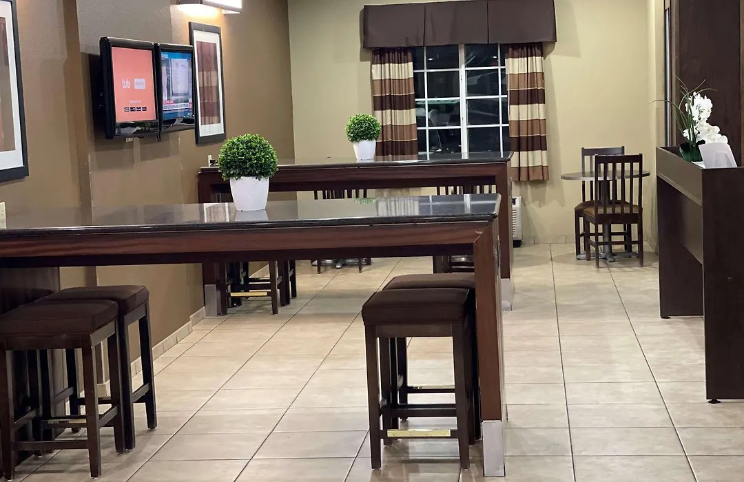 Microtel Inn & Suites By Wyndham Harrisonburg-1