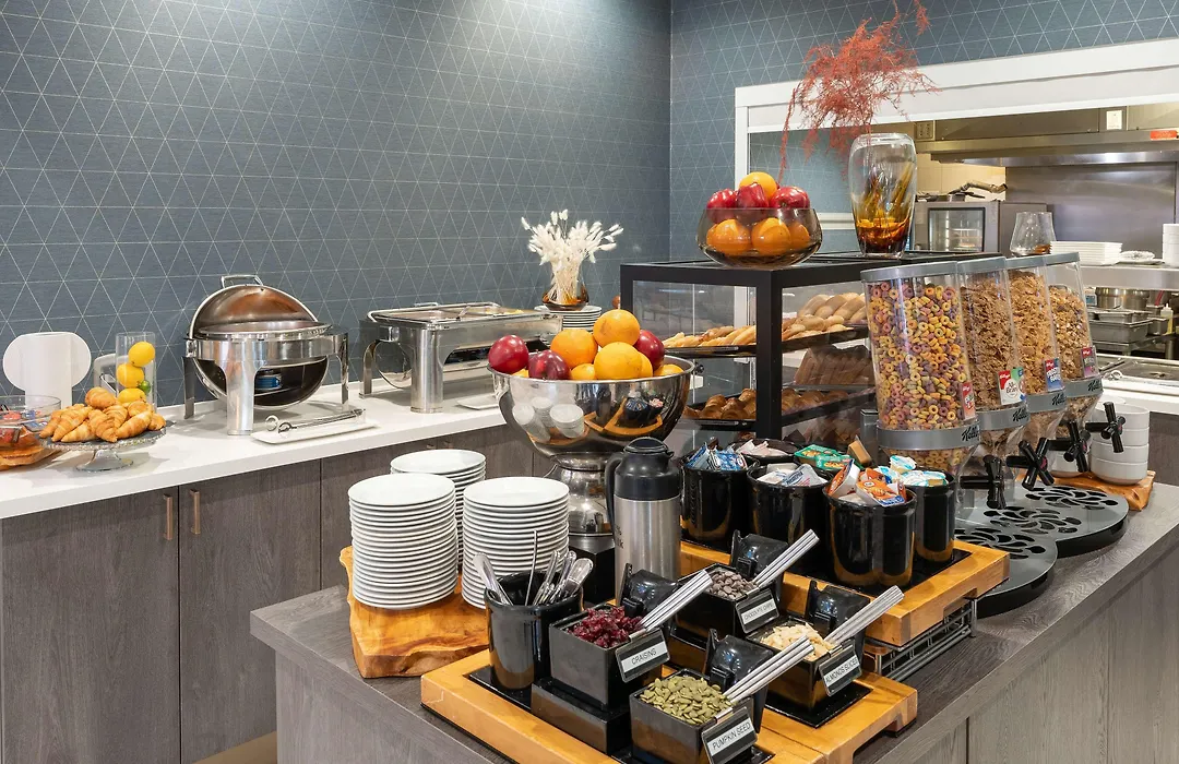 Hilton Garden Inn Toronto/Brampton-1