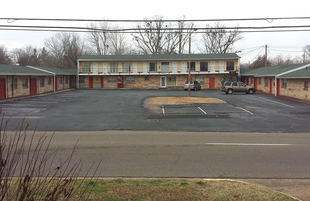 Benton Inn-1
